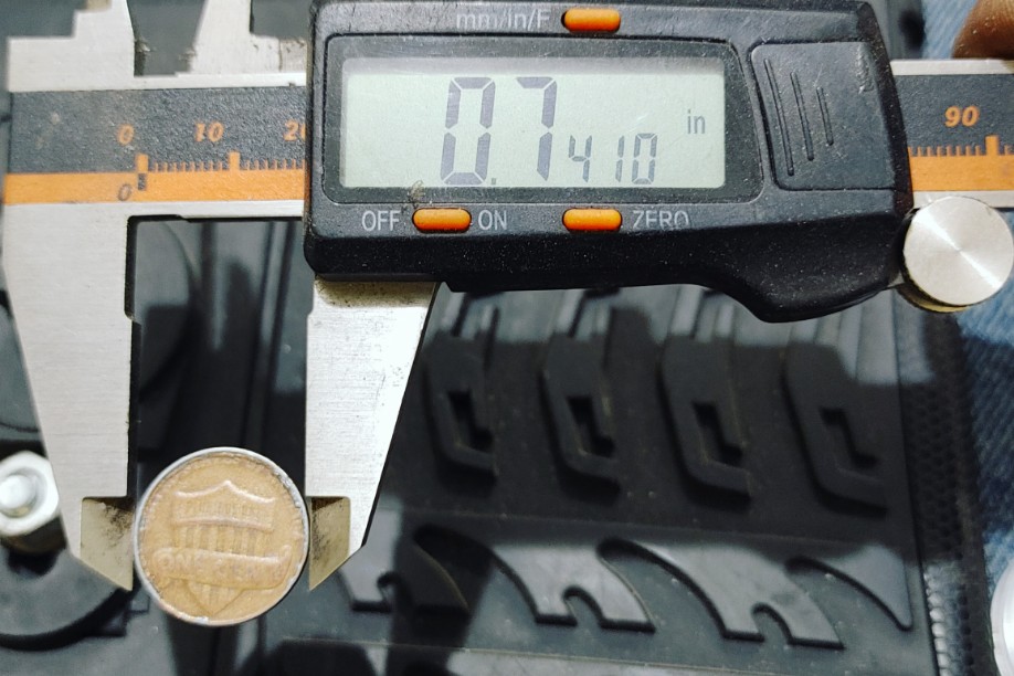 2017-D-Lincoln-Cent-Struck-Through-Grease.